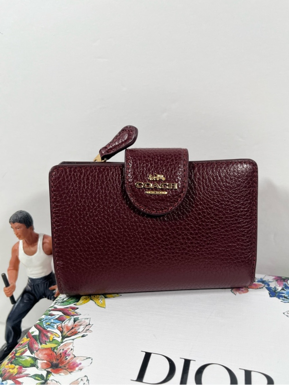 NWT Coach Medium Corner Zip Wallet